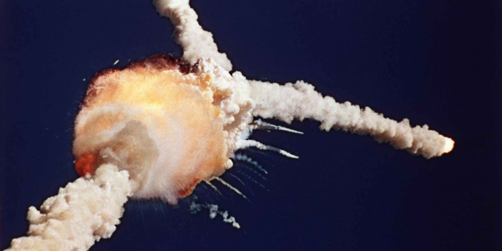 Richard Feynman: The Joyful Genius Who Brought Physics to Life 5 the space shuttle challenger